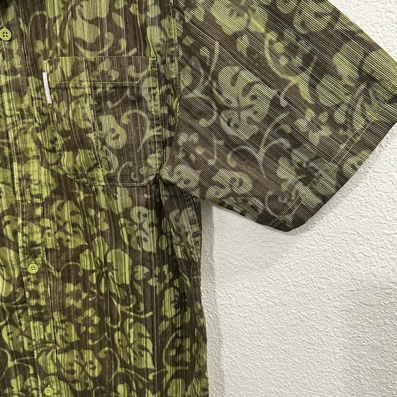 Columbia Shirt Mens Medium Green Corduroy Floral Camp Outdoors Short Sleeve NWOT - Picture 4 of 7